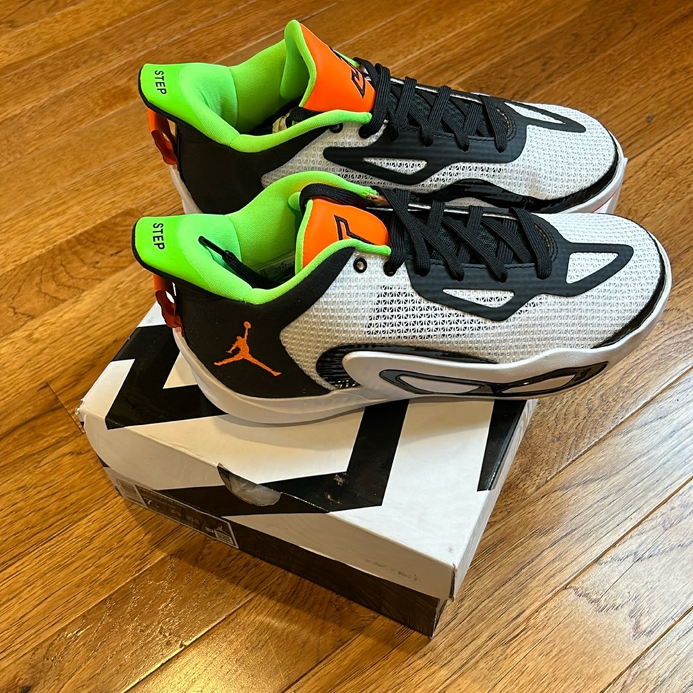 Boys Jordan Tatum 1 Sneakers